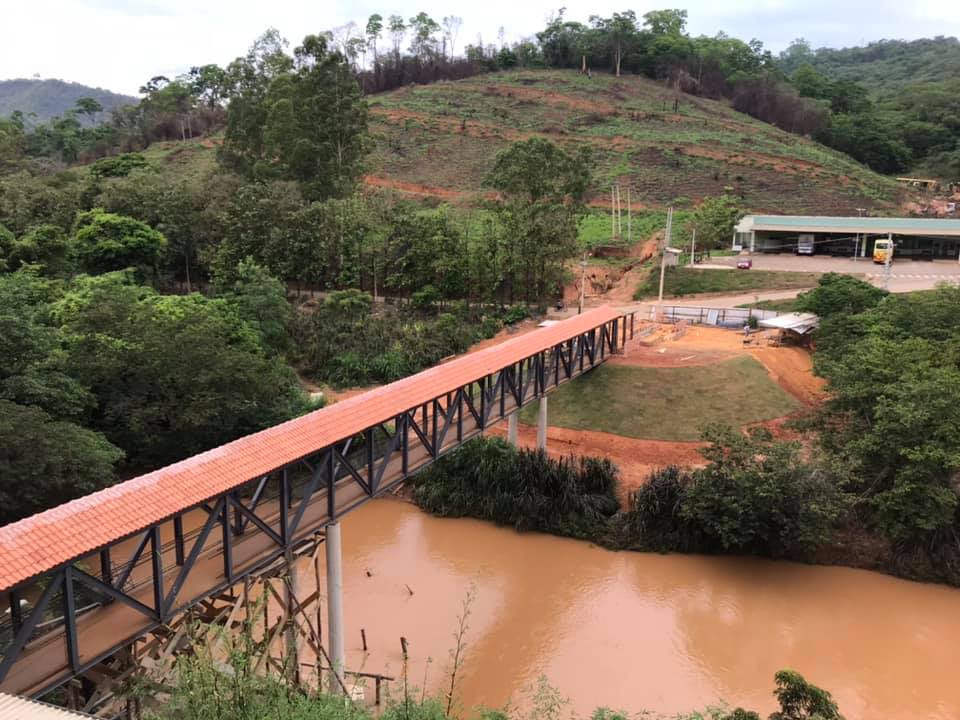 A Obra de construção da Passarela do Centro da cidade está em andamento avançado.